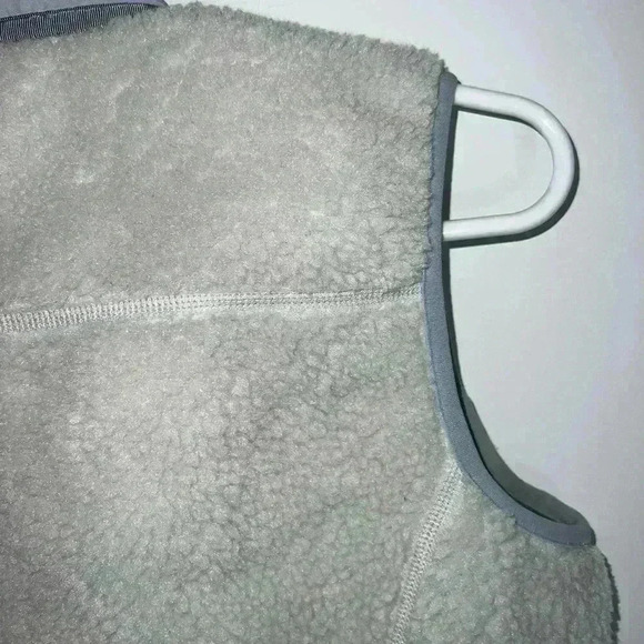 Patagonia® Worn Wear W's Classic Retro-X® Vest xs - Picture 6 of 12